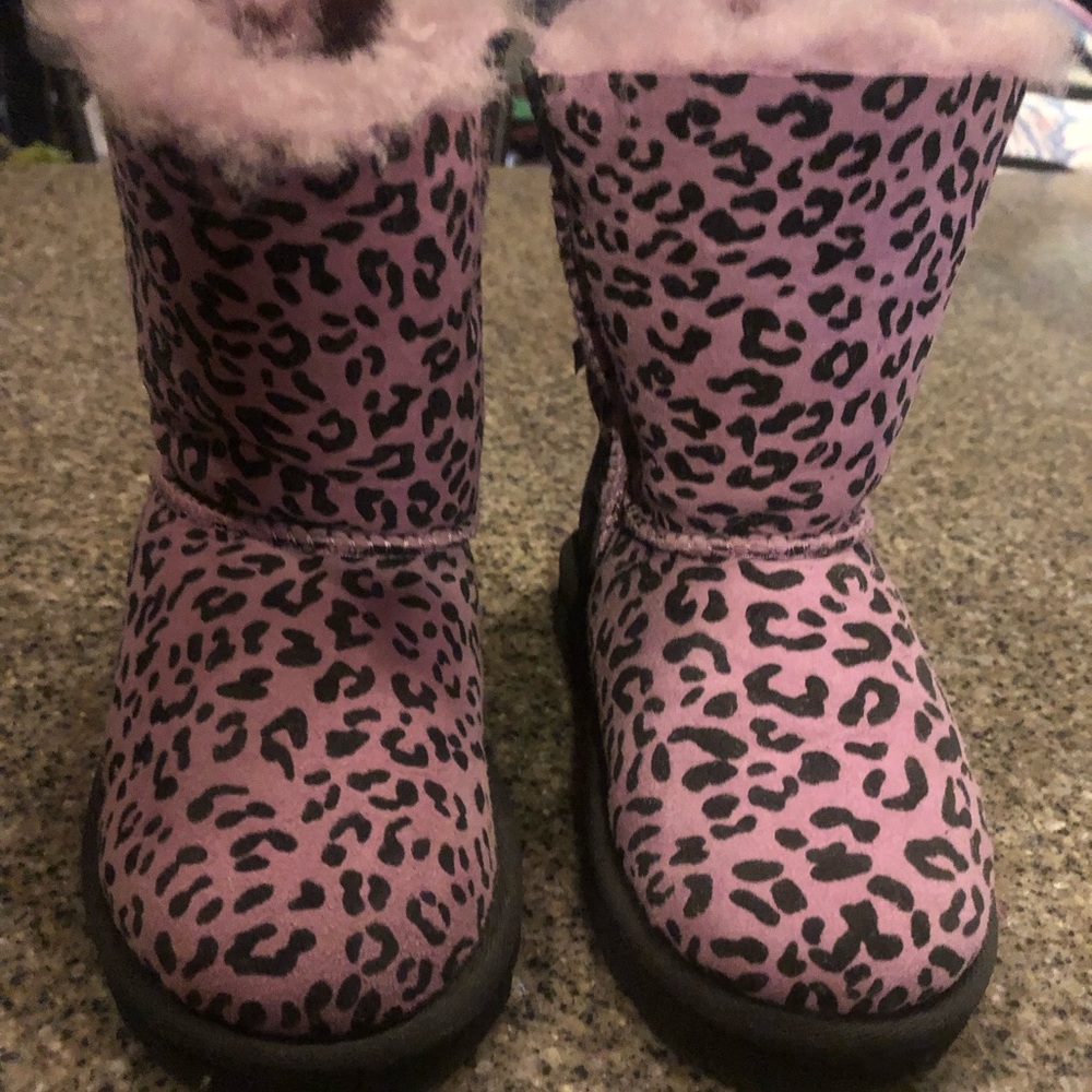 UGG girls Boot. Purple black leopard. Size 9